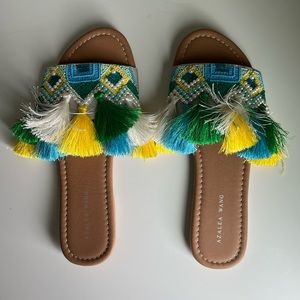 AZALEA WANG Freesia Beaded Fringe Flat Sandal In Multi, brand new size 8